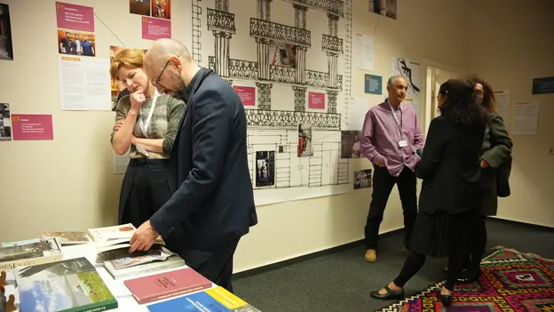Mapping Urban Knowledge across the Mediterranian