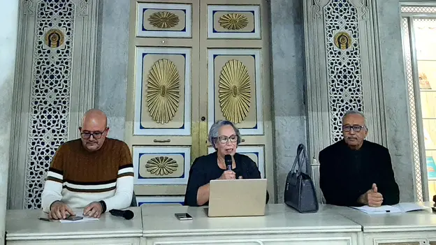 The Standing and Understanding of Scholars in Society