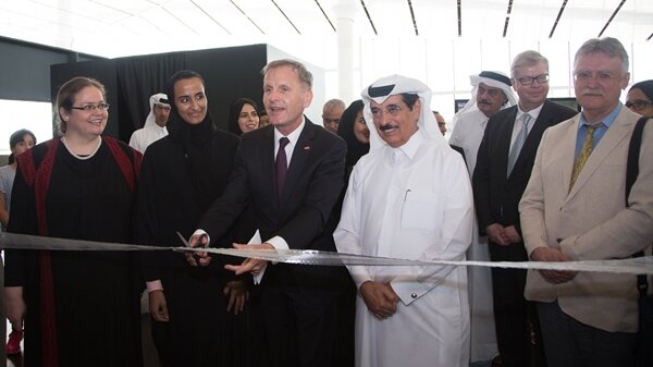 High ranking officials and Verena Lepper cutting the ribbon for the opening ceremony