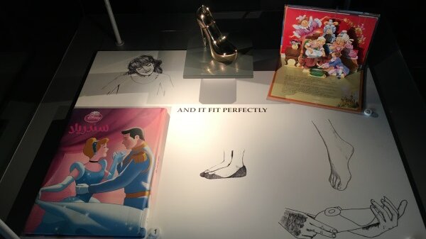Display of exhibition pieces related to the fairytale Cinderella