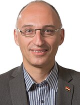  Tarek Tawfik